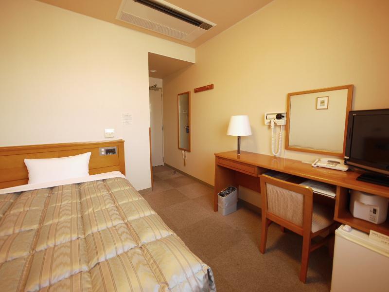 Hotel Route-Inn Yonezawa Ekihigashi Екстер'єр фото