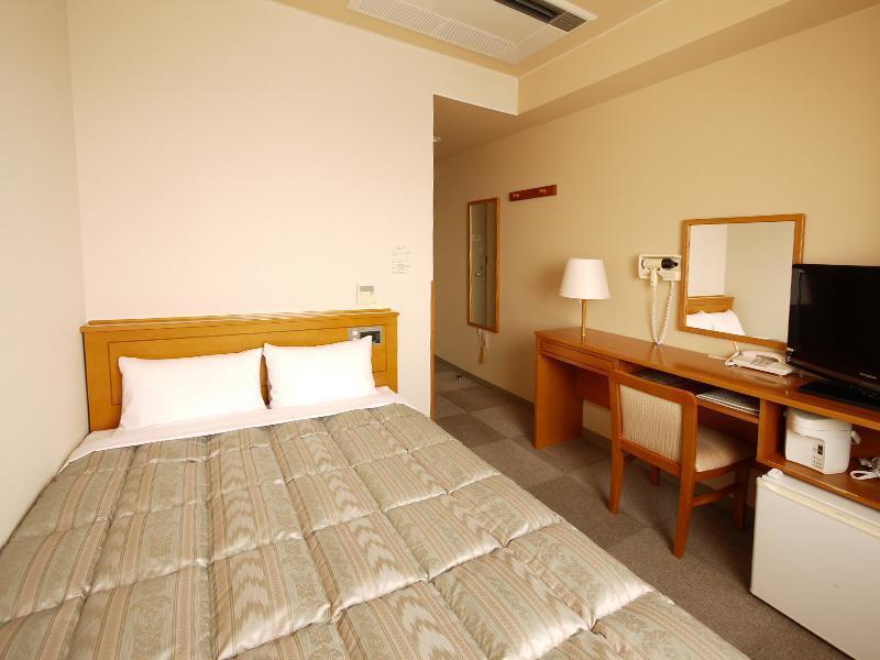 Hotel Route-Inn Yonezawa Ekihigashi Екстер'єр фото